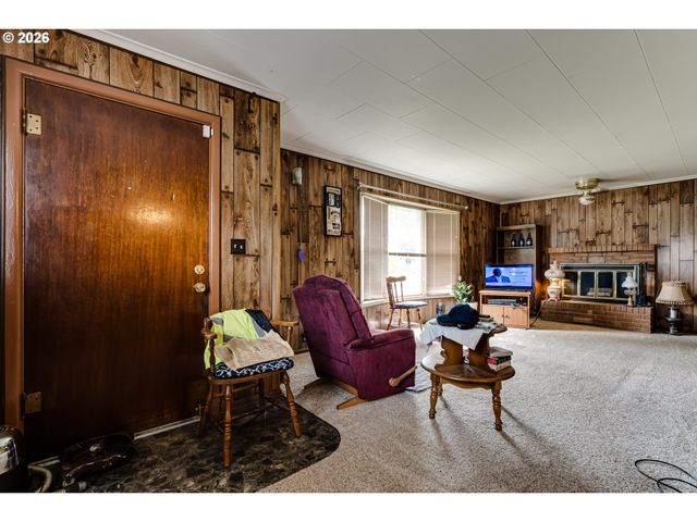 340 W M St, Springfield, OR 97477