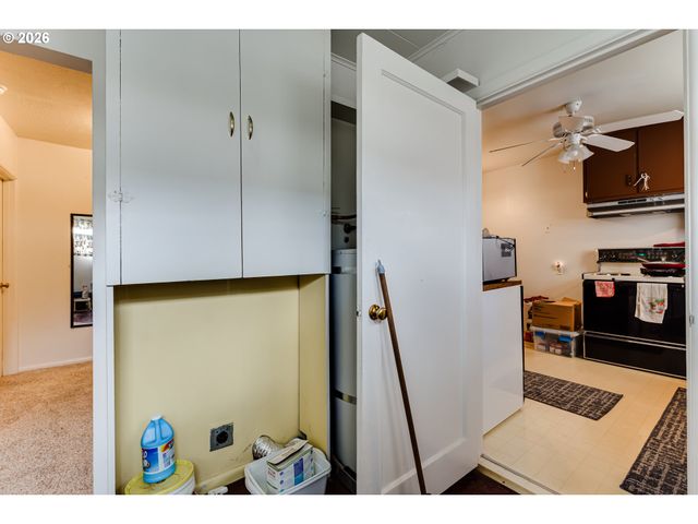 340 W M St, Springfield, OR 97477