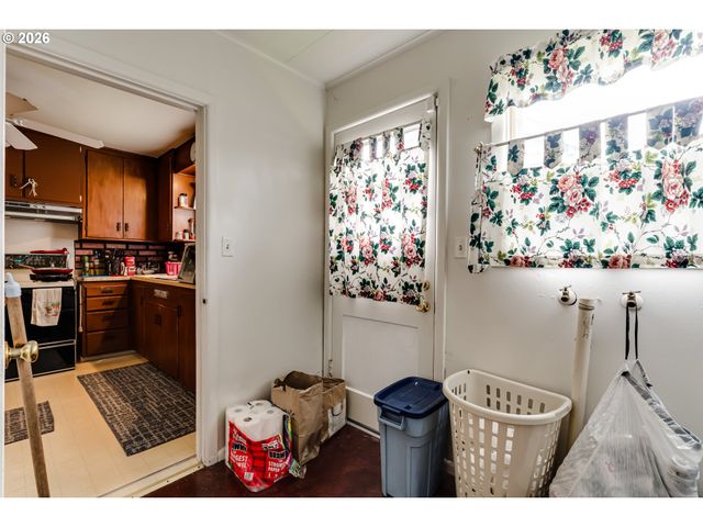 340 W M St, Springfield, OR 97477