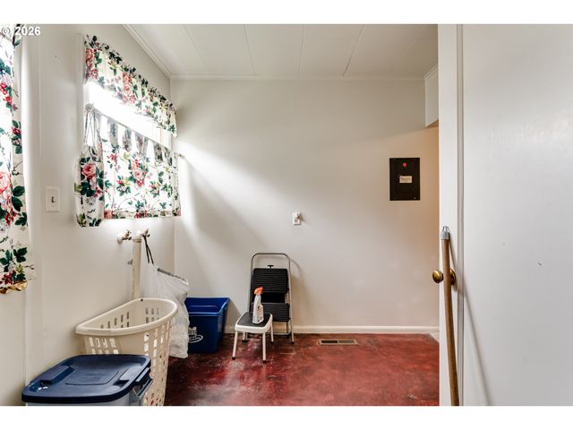 340 W M St, Springfield, OR 97477