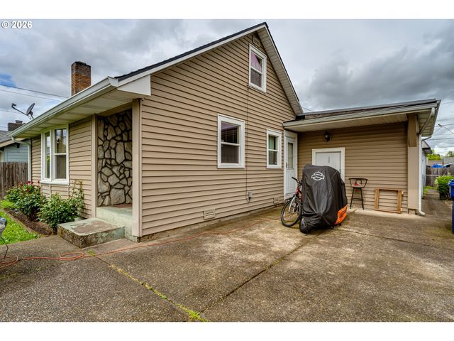 340 W M St, Springfield, OR 97477
