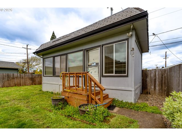 340 W M St, Springfield, OR 97477