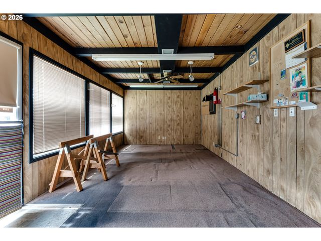 340 W M St, Springfield, OR 97477