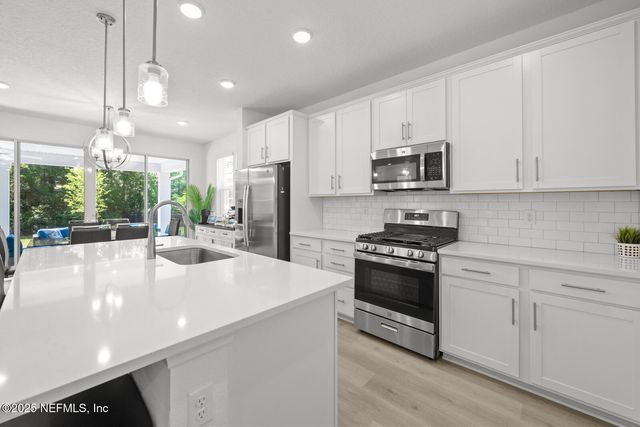 75556 CANTERWOOD Drive, Yulee, FL 32097