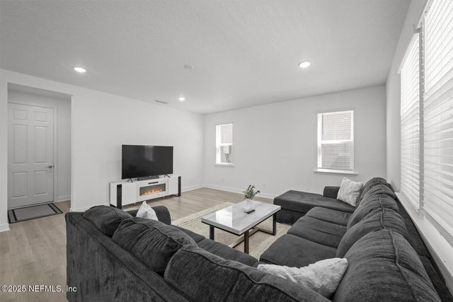 75556 CANTERWOOD Drive, Yulee, FL 32097