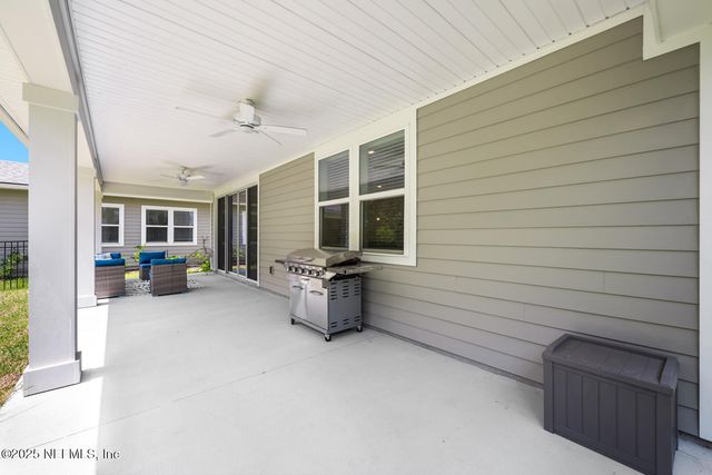 75556 CANTERWOOD Drive, Yulee, FL 32097