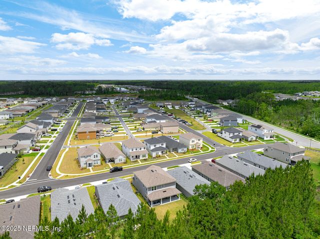 75556 CANTERWOOD Drive, Yulee, FL 32097