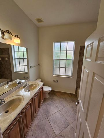121 PALMFIELD Way, Jupiter, FL 33458