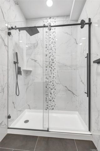 533 Greenwich Street 1D, Hempstead, NY 11550