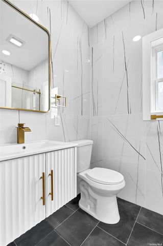 533 Greenwich Street 1D, Hempstead, NY 11550