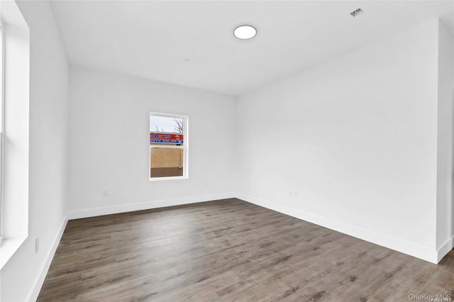 533 Greenwich Street 1D, Hempstead, NY 11550