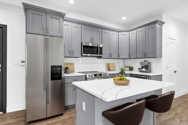 533 Greenwich Street 1D, Hempstead, NY 11550