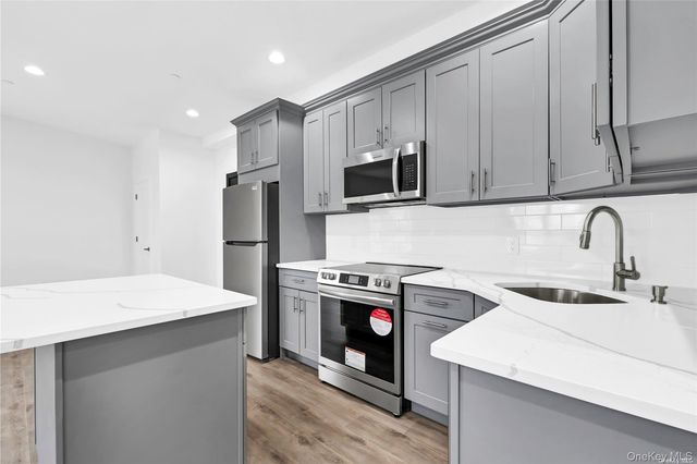 533 Greenwich Street 1D, Hempstead, NY 11550