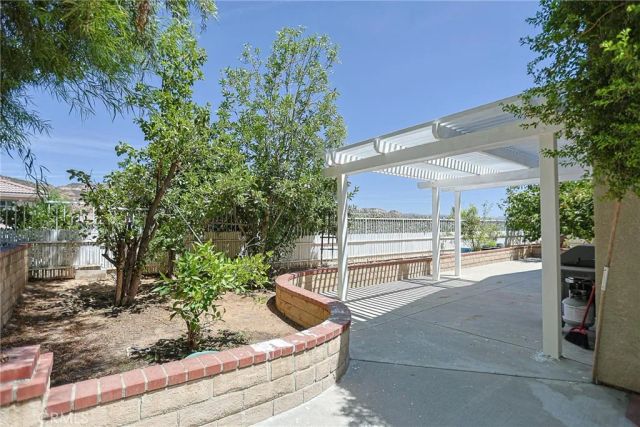 28611 Lupine St, Castaic, CA 91384