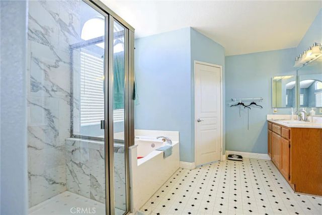 28611 Lupine St, Castaic, CA 91384