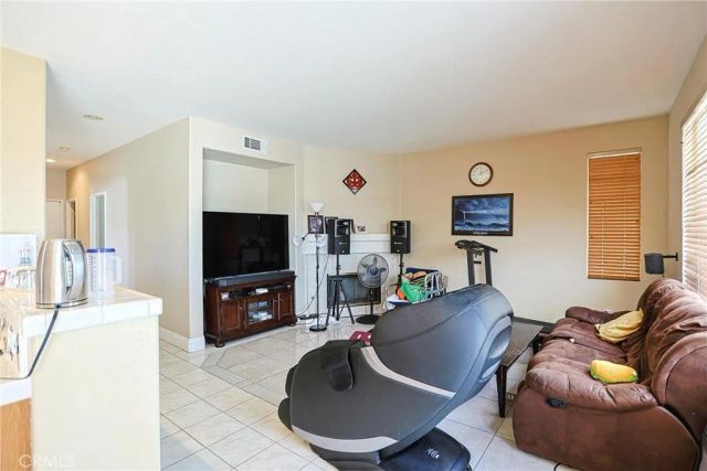 28611 Lupine St, Castaic, CA 91384