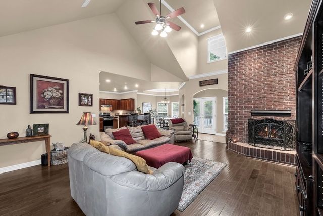 17995 Harmon Road, Fayetteville, AR 72704