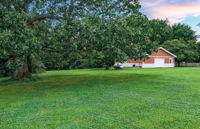 17995 Harmon Road, Fayetteville, AR 72704