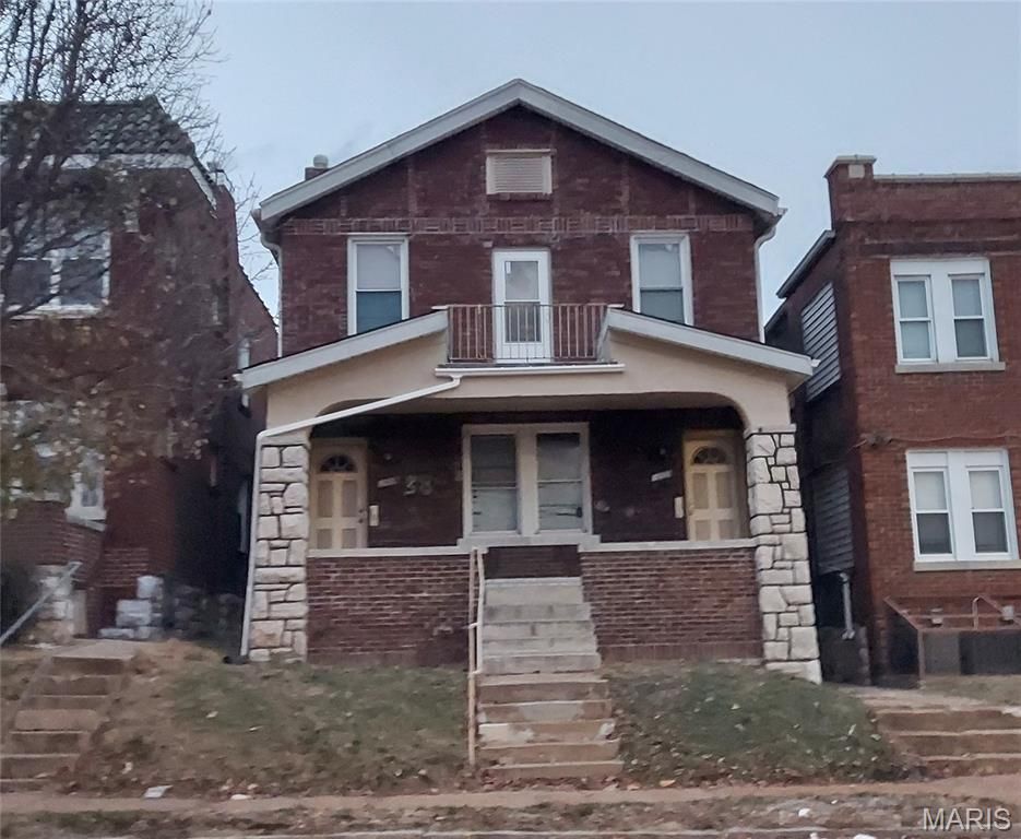 3855 Meramec Street, St Louis, MO 63116