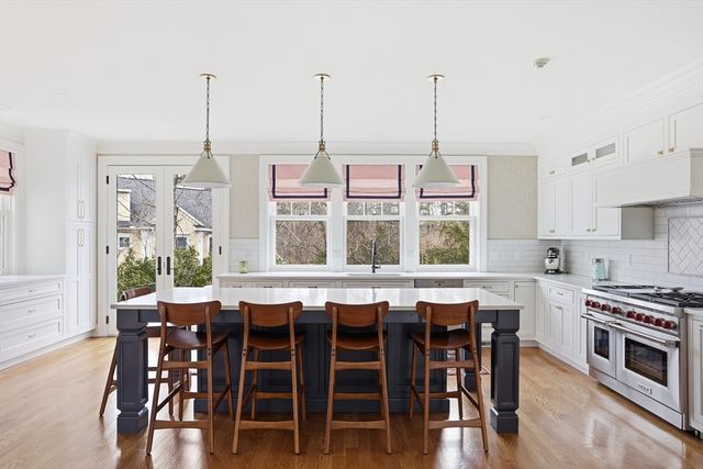 4 Adams Street, Lexington, MA 02420