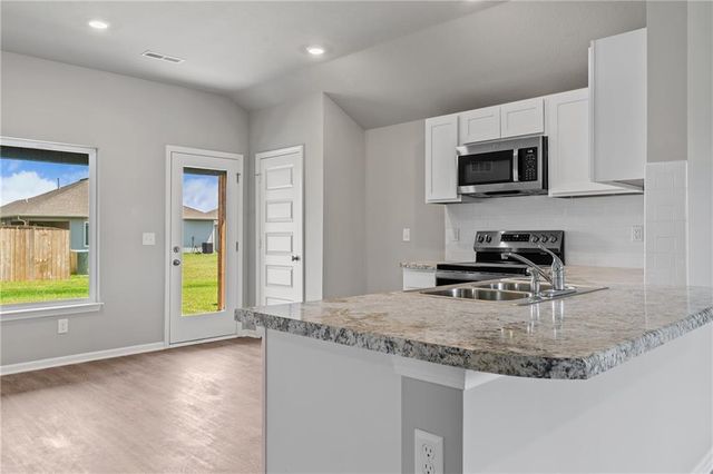 20340 W 195th Street, Spring Hill, KS 66083