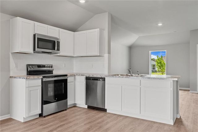 20340 W 195th Street, Spring Hill, KS 66083