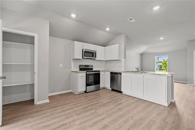 20340 W 195th Street, Spring Hill, KS 66083