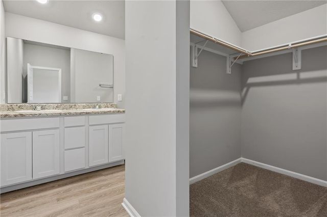 20340 W 195th Street, Spring Hill, KS 66083