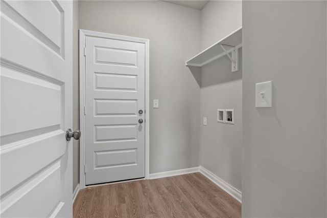 20340 W 195th Street, Spring Hill, KS 66083