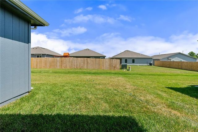 20340 W 195th Street, Spring Hill, KS 66083