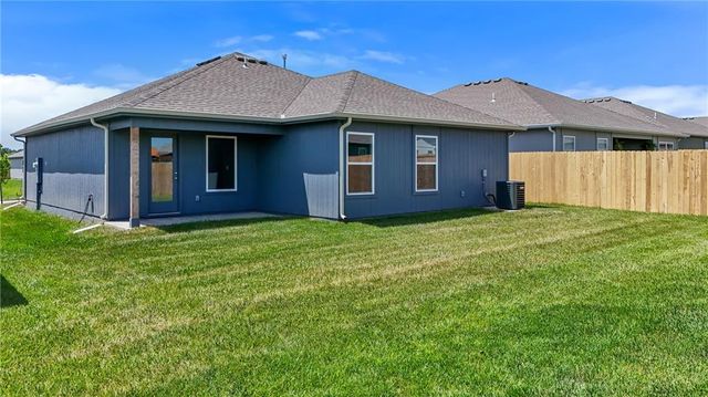 20340 W 195th Street, Spring Hill, KS 66083