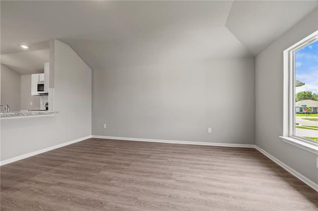20340 W 195th Street, Spring Hill, KS 66083
