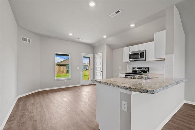 20340 W 195th Street, Spring Hill, KS 66083