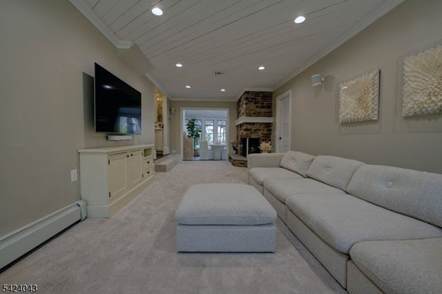 32 Virginia Rd, Montville Twp., NJ 07045