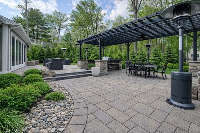 32 Virginia Rd, Montville Twp., NJ 07045