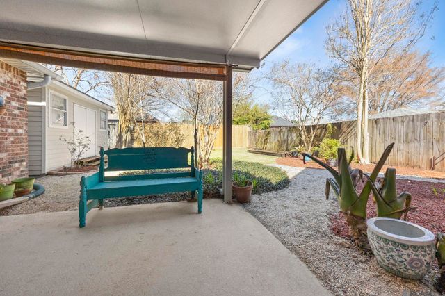 1469 Basswood Dr, Denham Springs, LA 70726