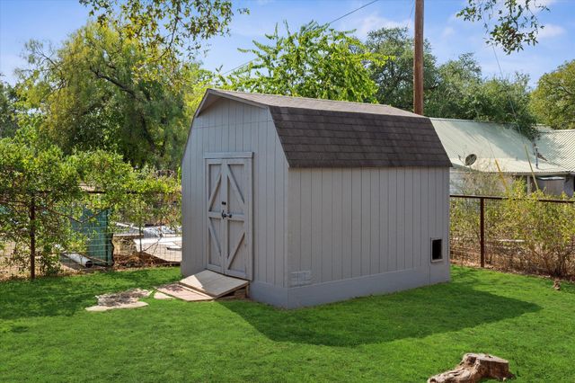 1102 Avenue G, Marble Falls, TX 78654