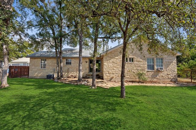 1102 Avenue G, Marble Falls, TX 78654