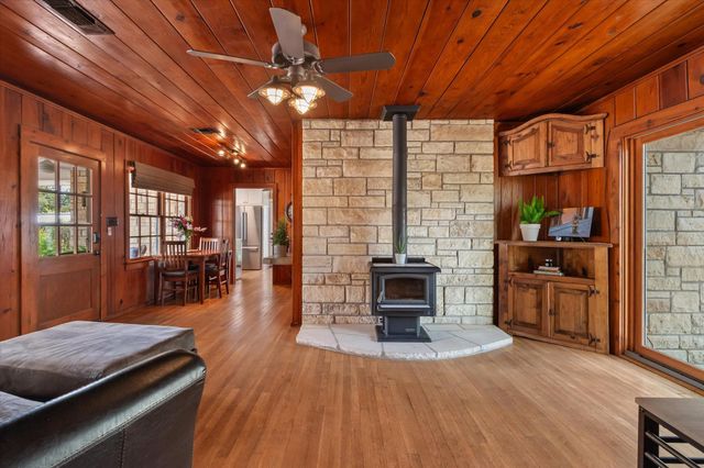 1102 Avenue G, Marble Falls, TX 78654