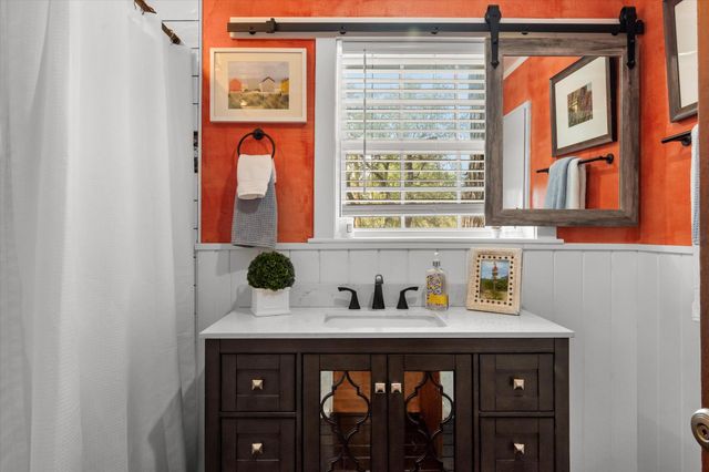 1102 Avenue G, Marble Falls, TX 78654