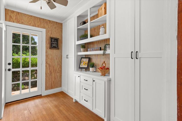 1102 Avenue G, Marble Falls, TX 78654