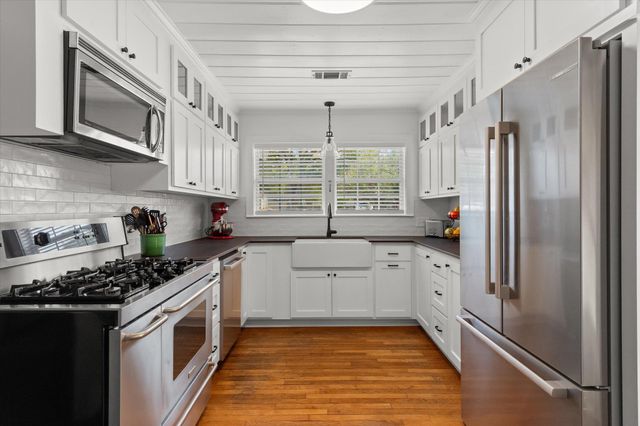 1102 Avenue G, Marble Falls, TX 78654