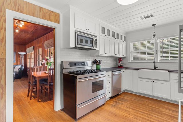 1102 Avenue G, Marble Falls, TX 78654