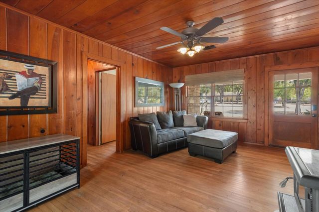 1102 Avenue G, Marble Falls, TX 78654