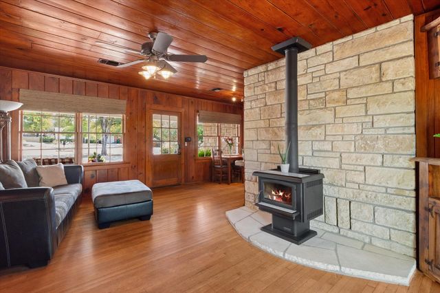 1102 Avenue G, Marble Falls, TX 78654