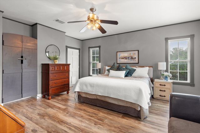 1102 Avenue G, Marble Falls, TX 78654