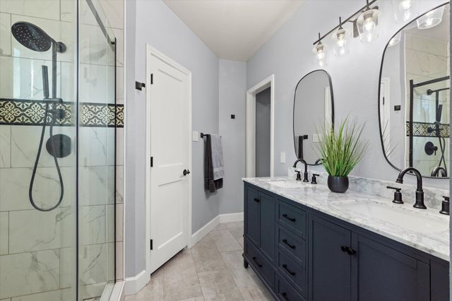 1102 Avenue G, Marble Falls, TX 78654