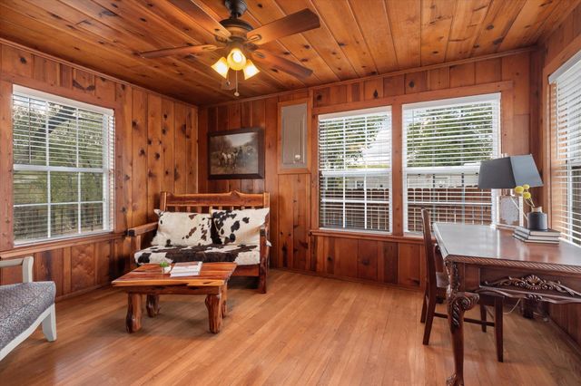 1102 Avenue G, Marble Falls, TX 78654