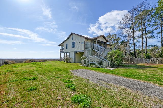 1538 Periwinkle Drive, Mount Pleasant, SC 29466