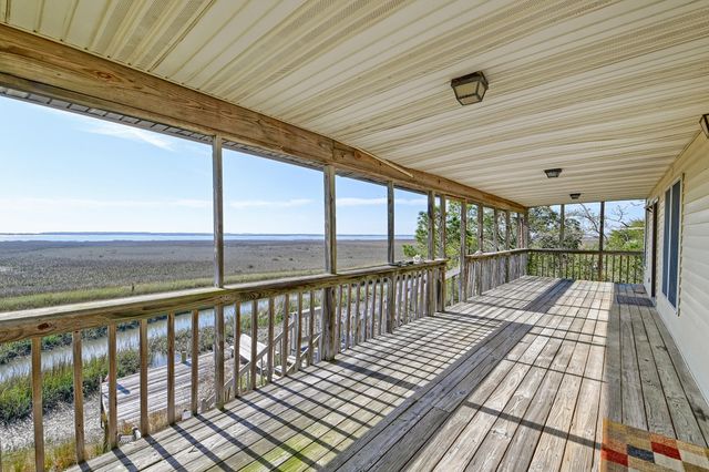 1538 Periwinkle Drive, Mount Pleasant, SC 29466